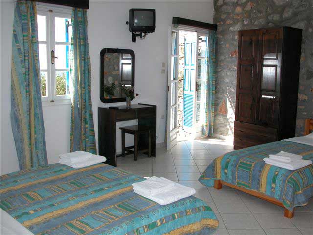 Schinoussa hotel